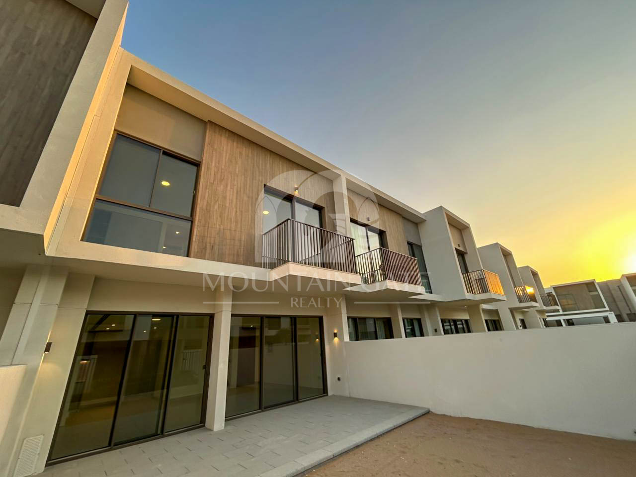 Newly Handed Over | Maids room 3BR Mountain Gate