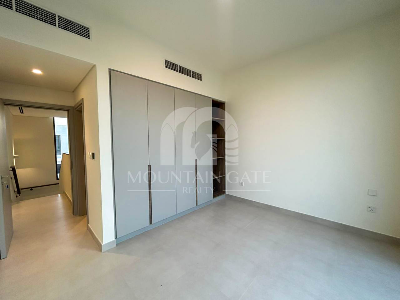 Newly Handed Over | Maids room 3BR Mountain Gate