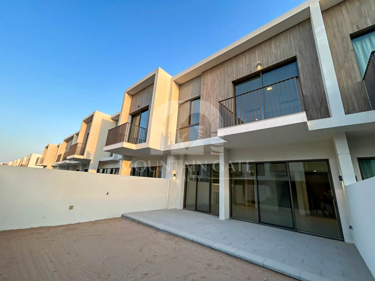 Newly Handed Over | Maids room 3BR Mountain Gate
