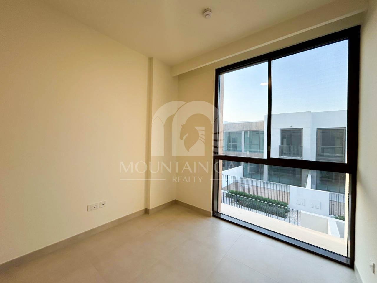 Newly Handed Over | Maids room 3BR Mountain Gate