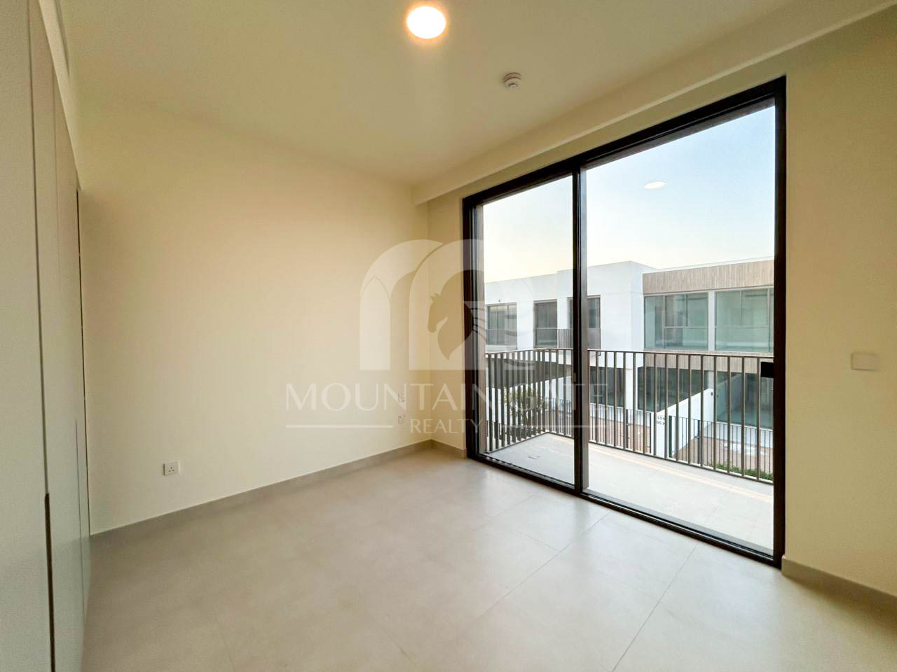 Newly Handed Over | Maids room 3BR Mountain Gate