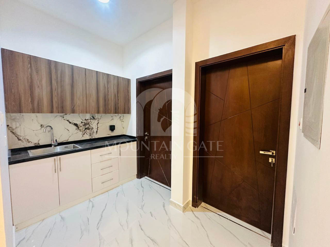 Ready to Move | Stylish Villa | All Fees Included 5BR Al Helio Mountain Gate