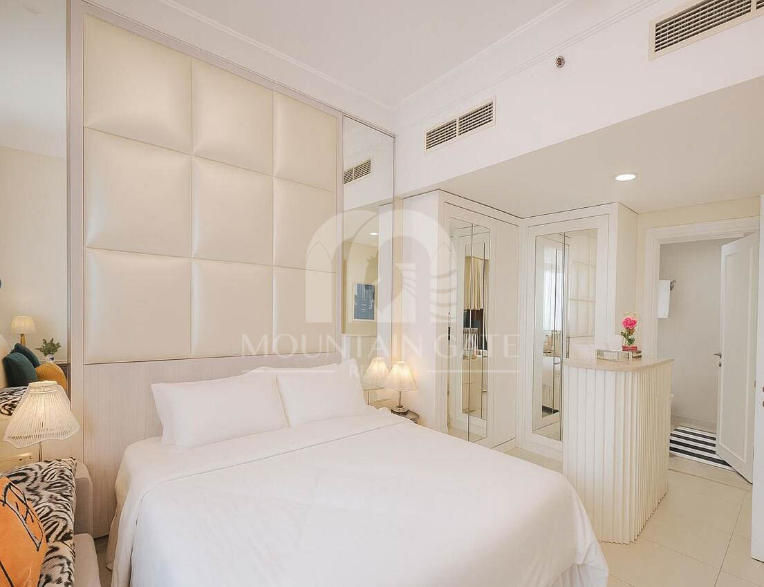 Furnished upgraded to 6 people Iconic Burj View 1BR Downtown Dubai Mountain Gate