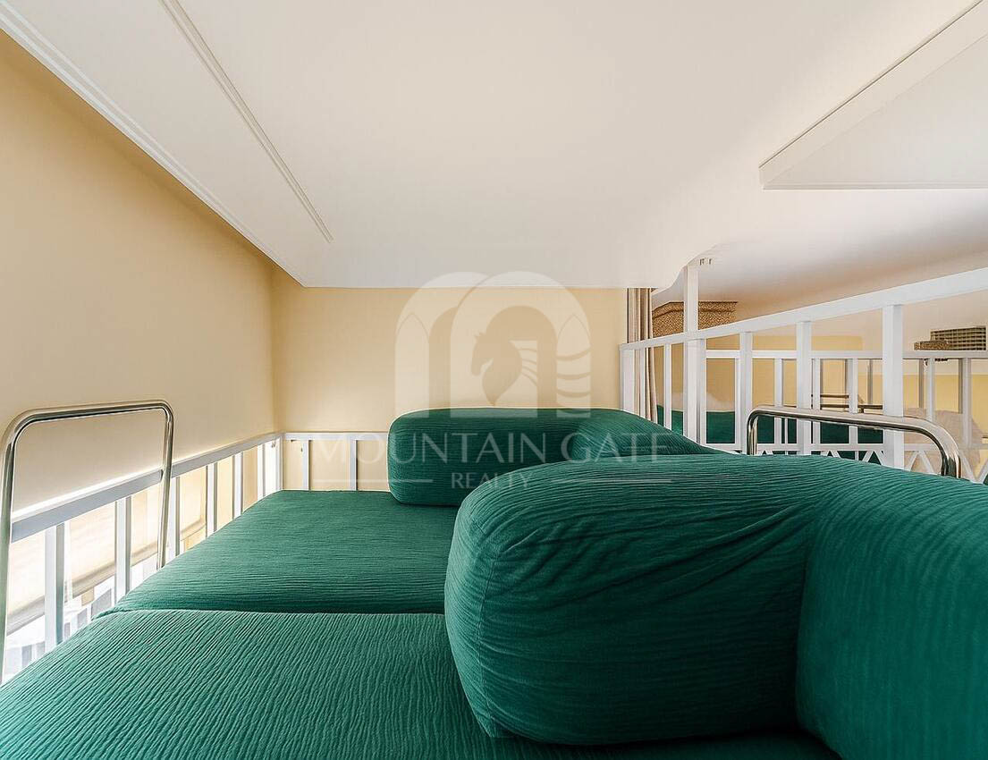 Furnished upgraded to 6 people Iconic Burj View 1BR Downtown Dubai Mountain Gate