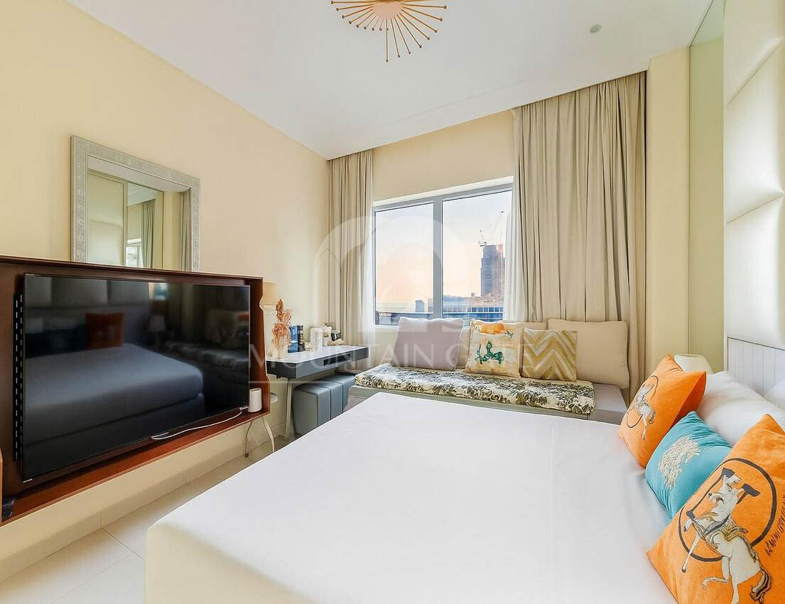 Furnished upgraded to 6 people Iconic Burj View 1BR Downtown Dubai Mountain Gate