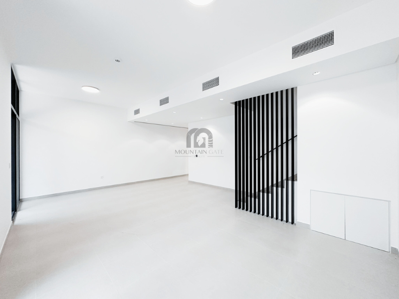 DISTRESS DEAL | Unique location | Freehold 4BR Tilal City Mountain Gate