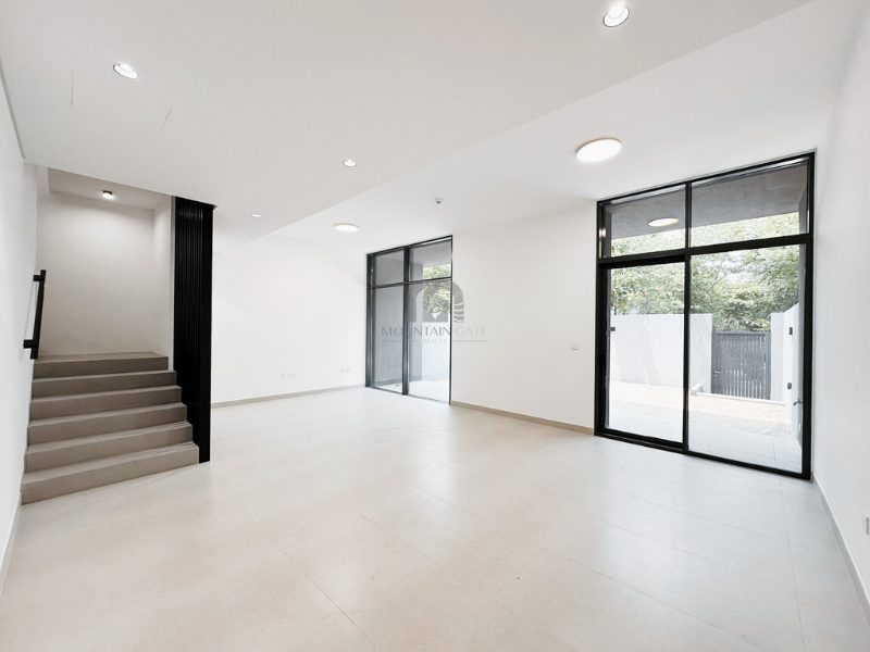 DISTRESS DEAL | Unique location | Freehold 4BR Tilal City Mountain Gate