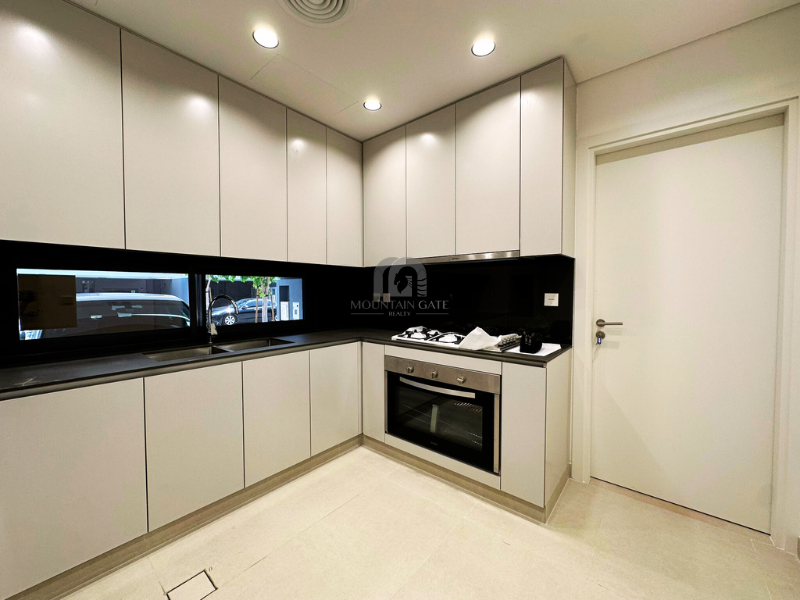 DISTRESS DEAL | Unique location | Freehold 4BR Tilal City Mountain Gate