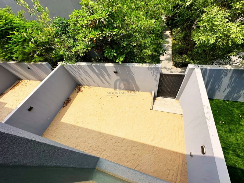 DISTRESS DEAL | Unique location | Freehold 4BR Tilal City Mountain Gate