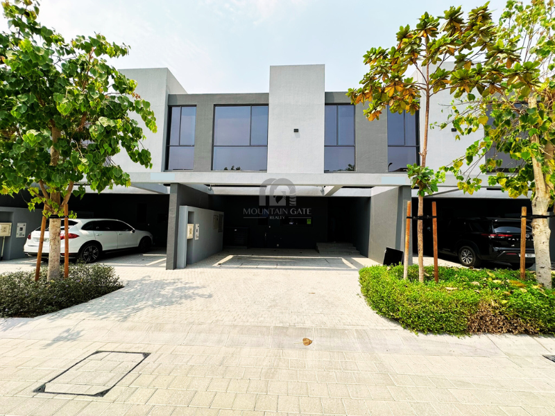 DISTRESS DEAL | Unique location | Freehold 4BR Tilal City Mountain Gate