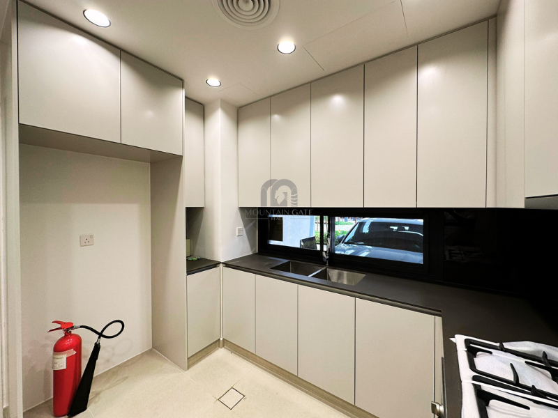 DISTRESS DEAL | Unique location | Freehold 4BR Tilal City Mountain Gate