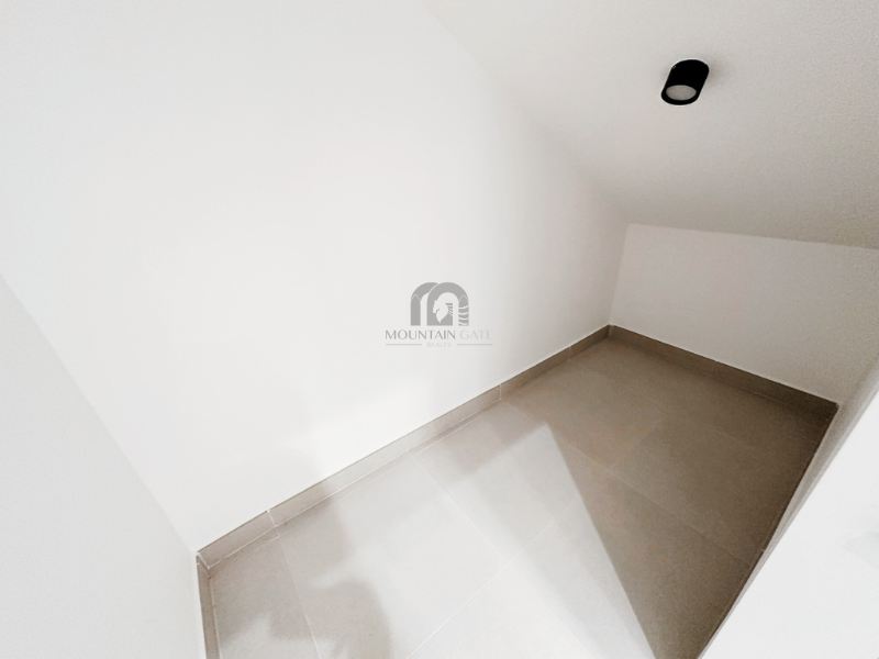 DISTRESS DEAL | Unique location | Freehold 4BR Tilal City Mountain Gate