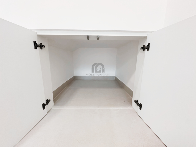DISTRESS DEAL | Unique location | Freehold 4BR Tilal City Mountain Gate