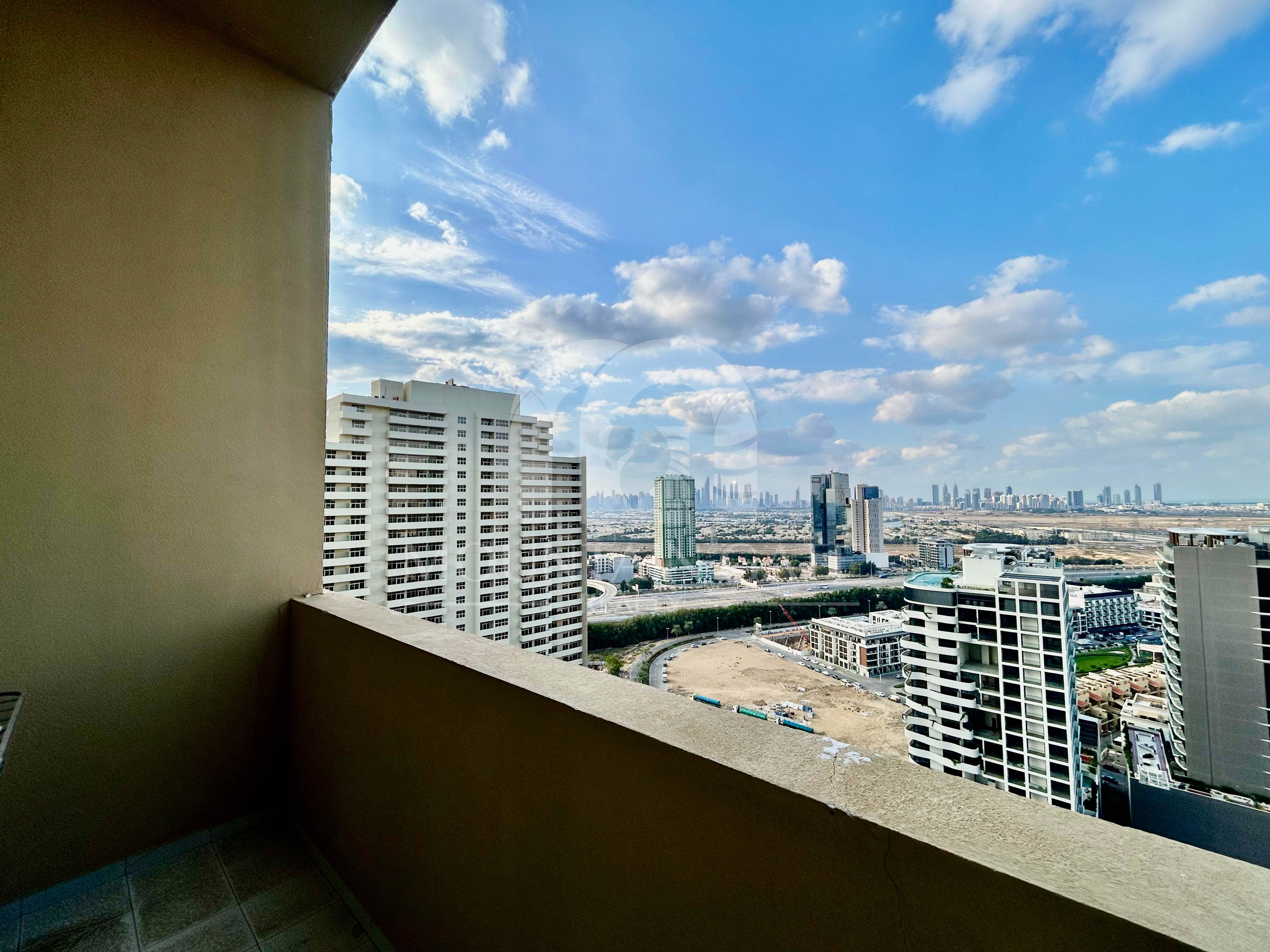 Vacant | Fully Furnished | High Floor Unit 1BR Jumeirah Village Circle Mountain Gate