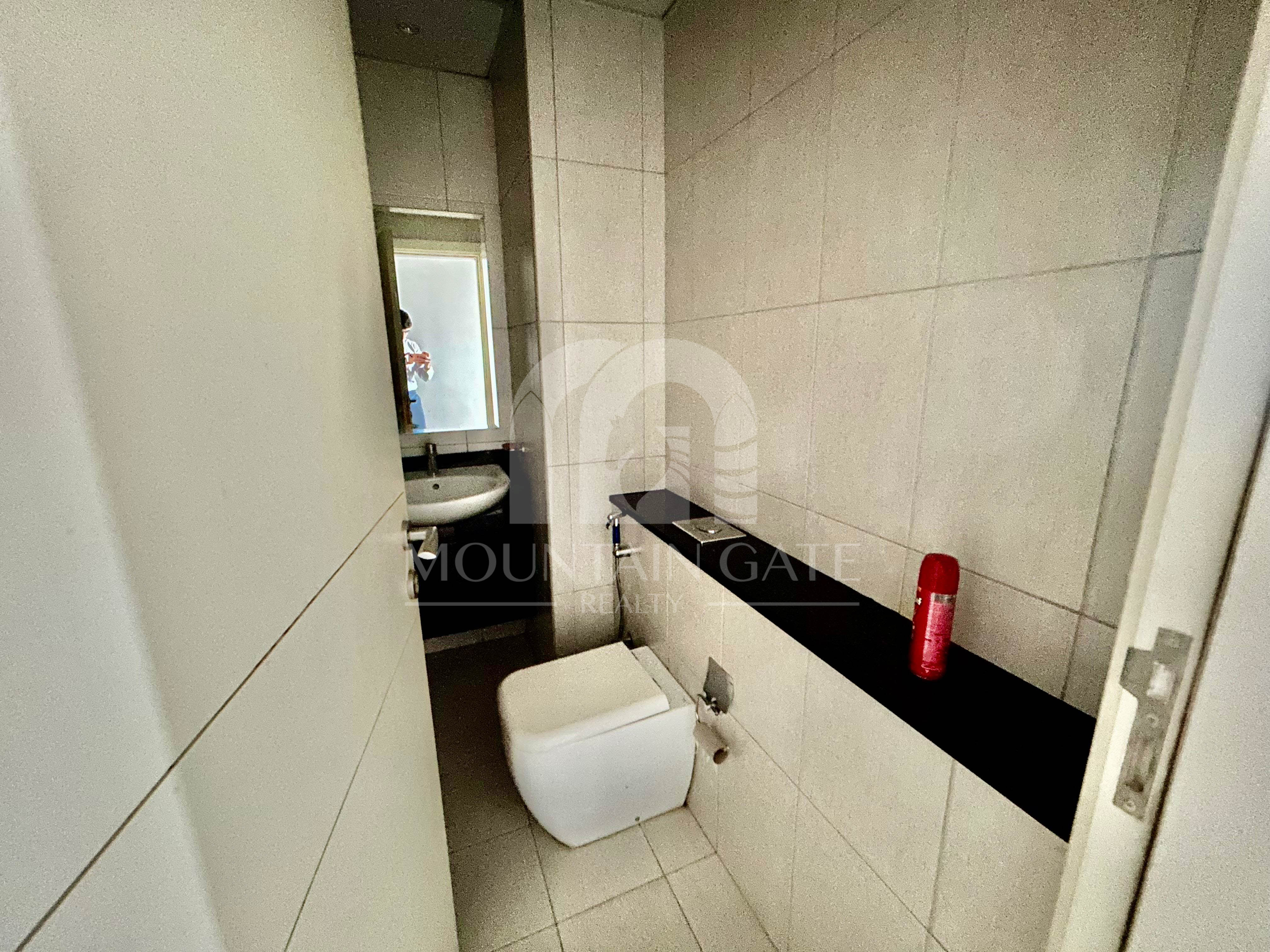 Vacant | Fully Furnished | High Floor Unit 1BR Jumeirah Village Circle Mountain Gate