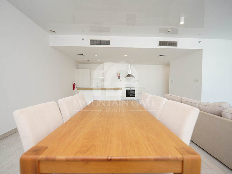 Vacant soon High-end Design Bright Spacious 2BR Mohammed Bin Rashid City Mountain Gate