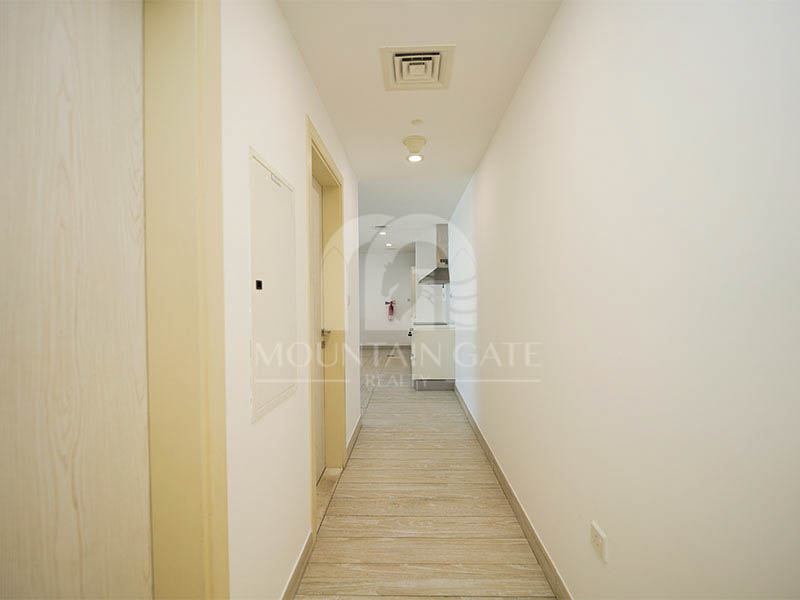 Vacant soon High-end Design Bright Spacious 2BR Mohammed Bin Rashid City Mountain Gate