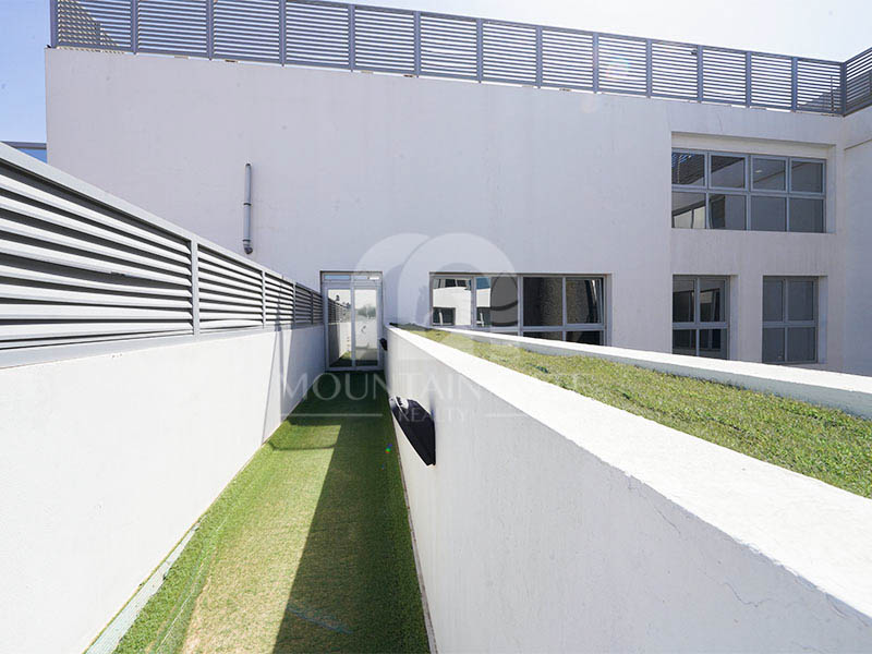 Vacant soon High-end Design Bright Spacious 2BR Mohammed Bin Rashid City Mountain Gate