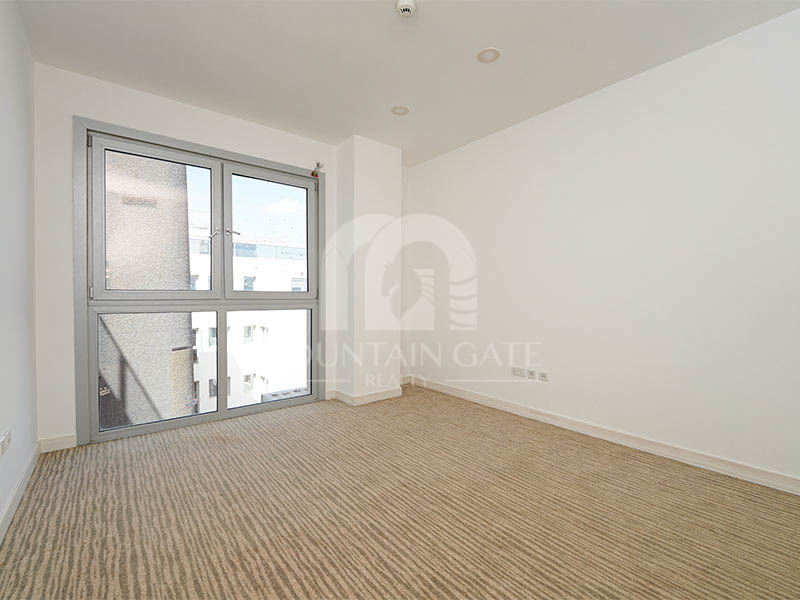 Vacant soon High-end Design Bright Spacious 2BR Mohammed Bin Rashid City Mountain Gate