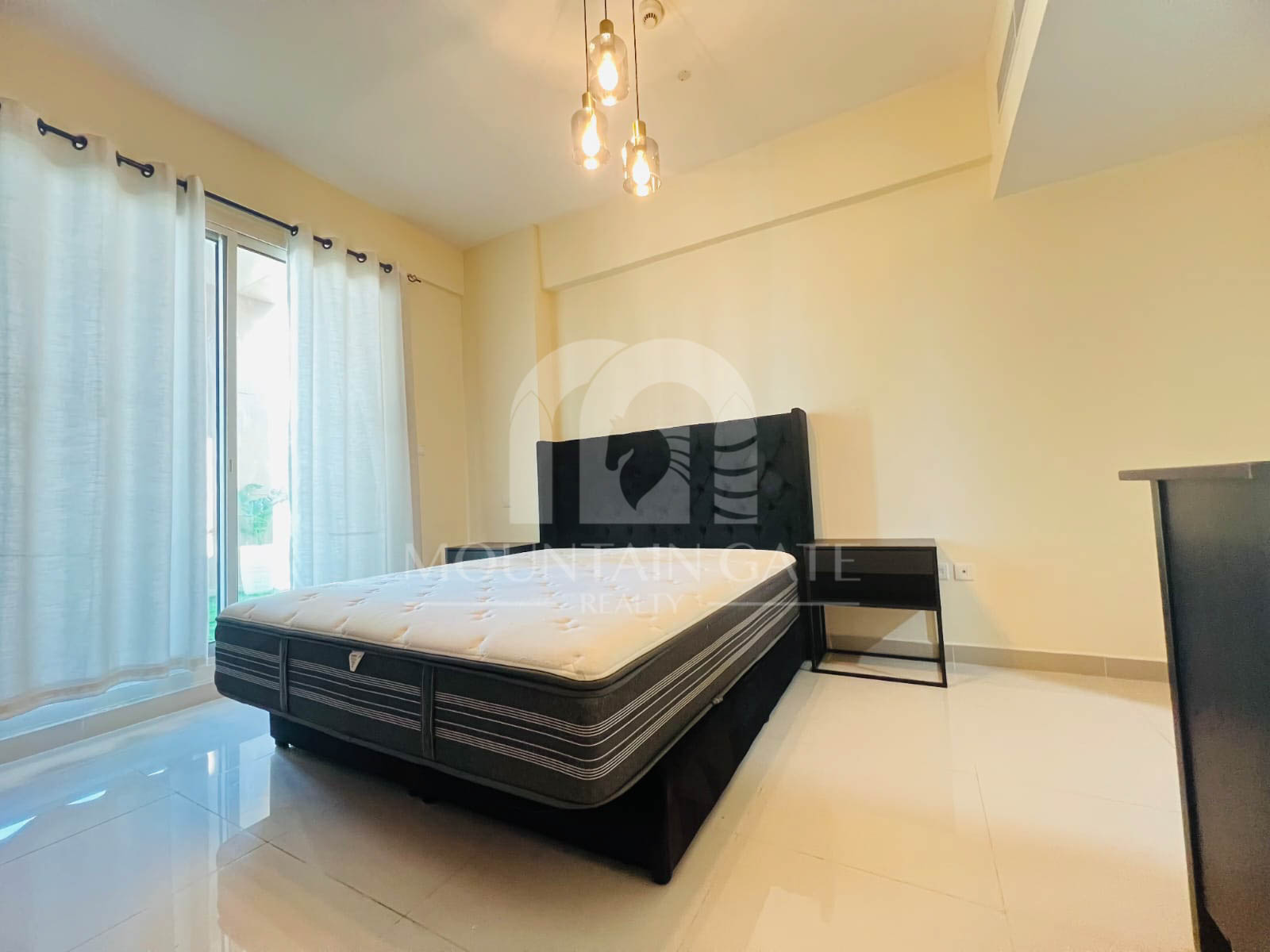 Ready to Move in High-end Design Bright Spacious 1BR Jumeirah Village Circle Mountain Gate