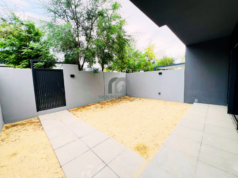 Freehold | Middle Unit | Fundable 4BR Tilal City Mountain Gate