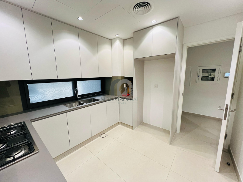 Freehold | Middle Unit | Fundable 4BR Tilal City Mountain Gate