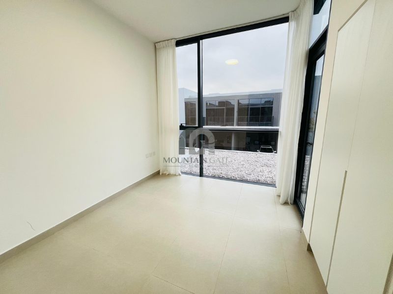 Freehold | Middle Unit | Fundable 4BR Tilal City Mountain Gate