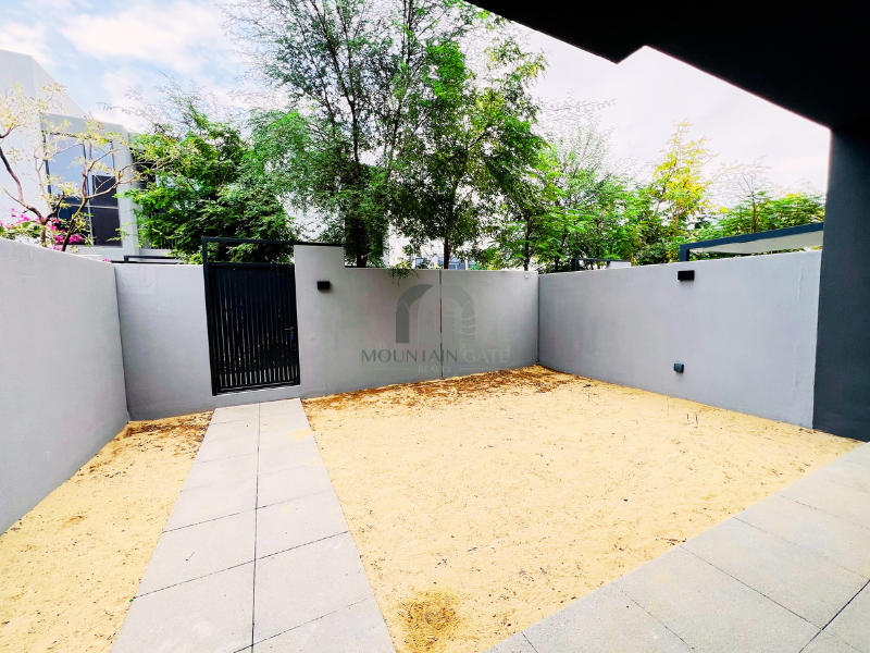 Freehold | Middle Unit | Fundable 4BR Tilal City Mountain Gate