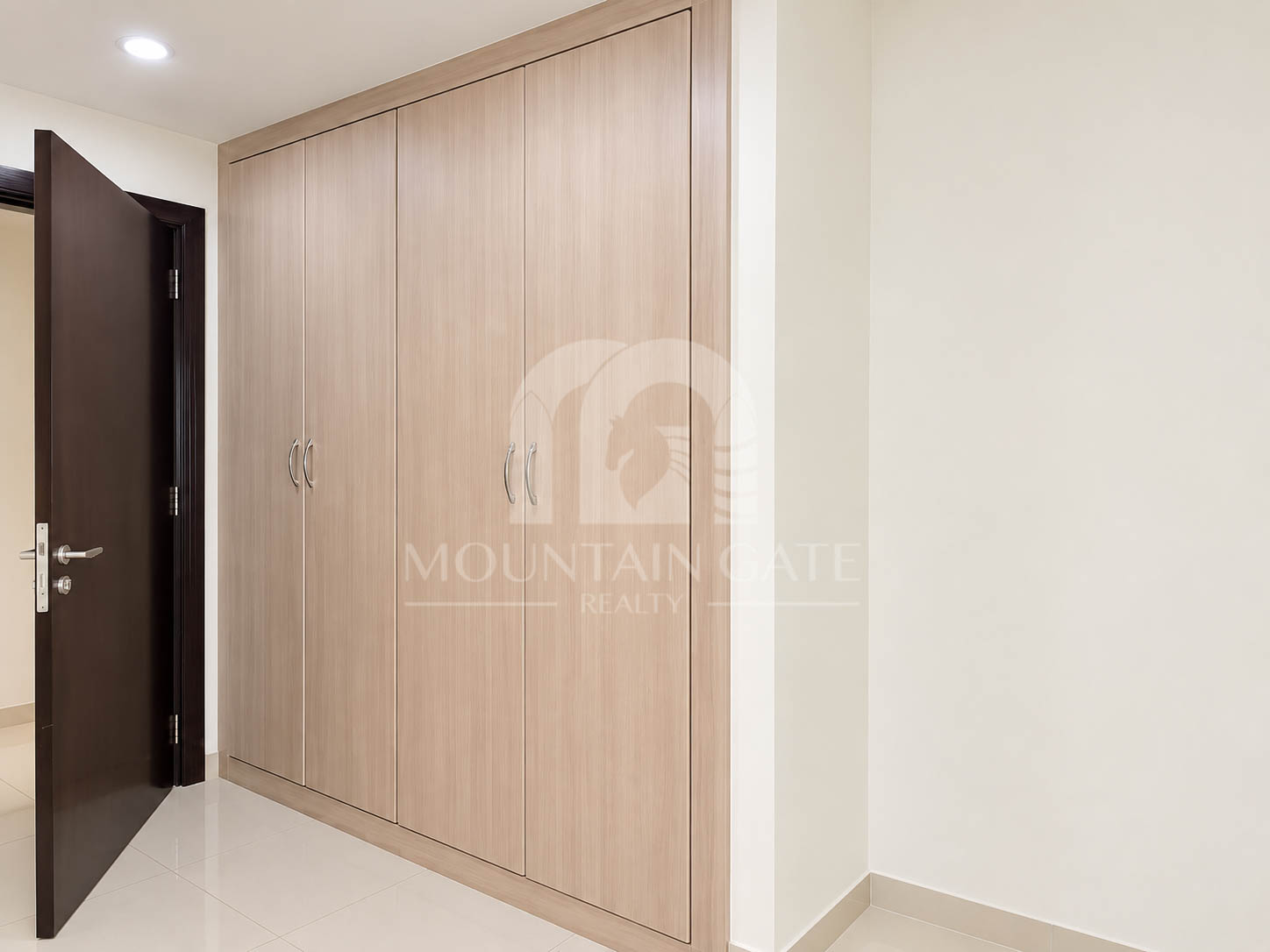 Prime DIP | Vastu 2BR+Maid | Great Return 2BR Dubai Investment Park (DIP) Mountain Gate