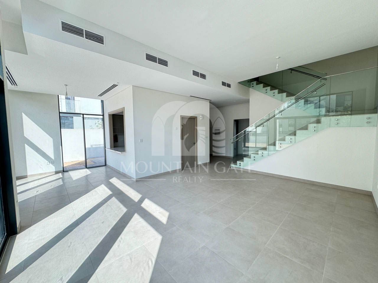 Park View, Corner Unit and Large Plot Landscaped 4BR Al Furjan Mountain Gate