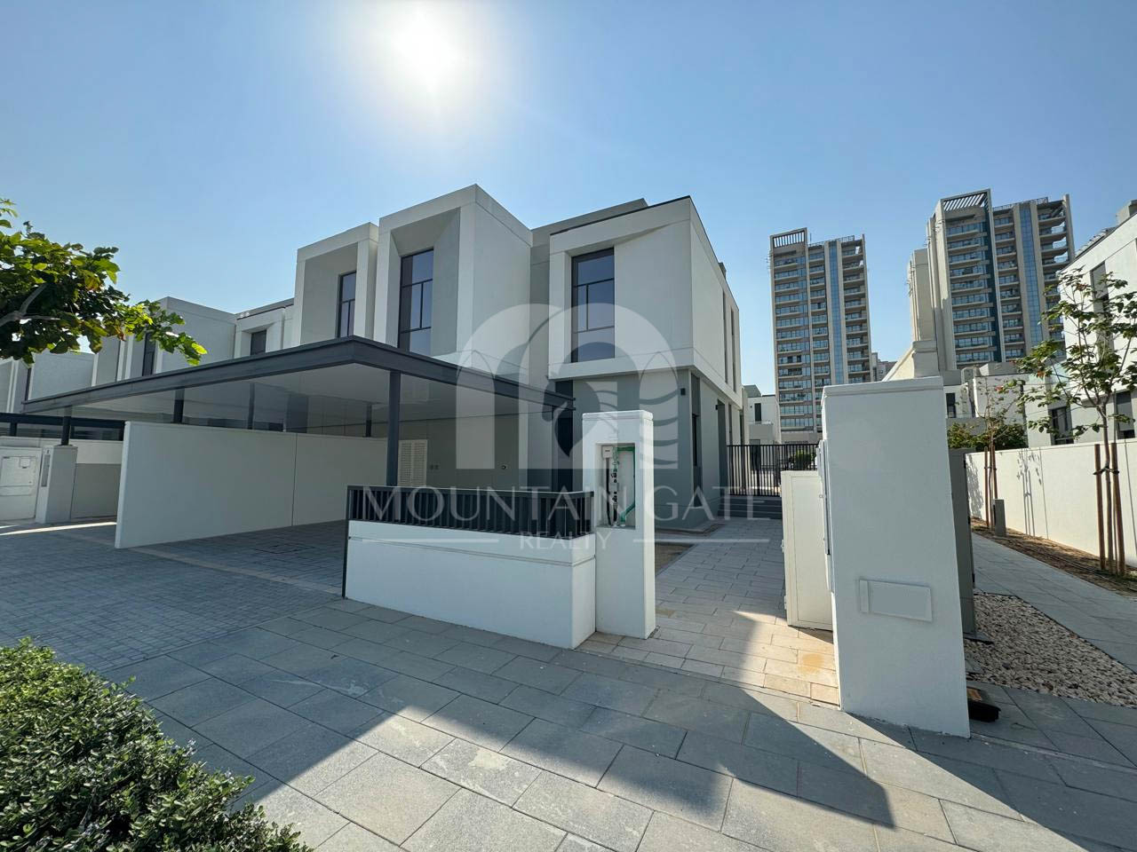 Park View, Corner Unit and Large Plot Landscaped 4BR Al Furjan Mountain Gate