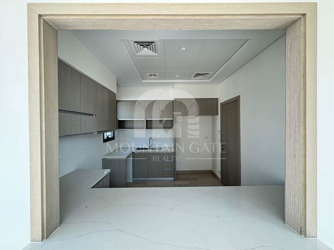 Park View, Corner Unit and Large Plot Landscaped 4BR Al Furjan Mountain Gate
