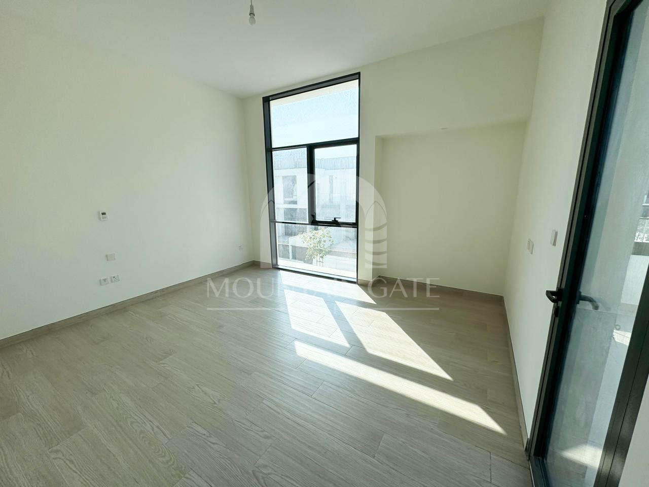 Park View, Corner Unit and Large Plot Landscaped 4BR Al Furjan Mountain Gate