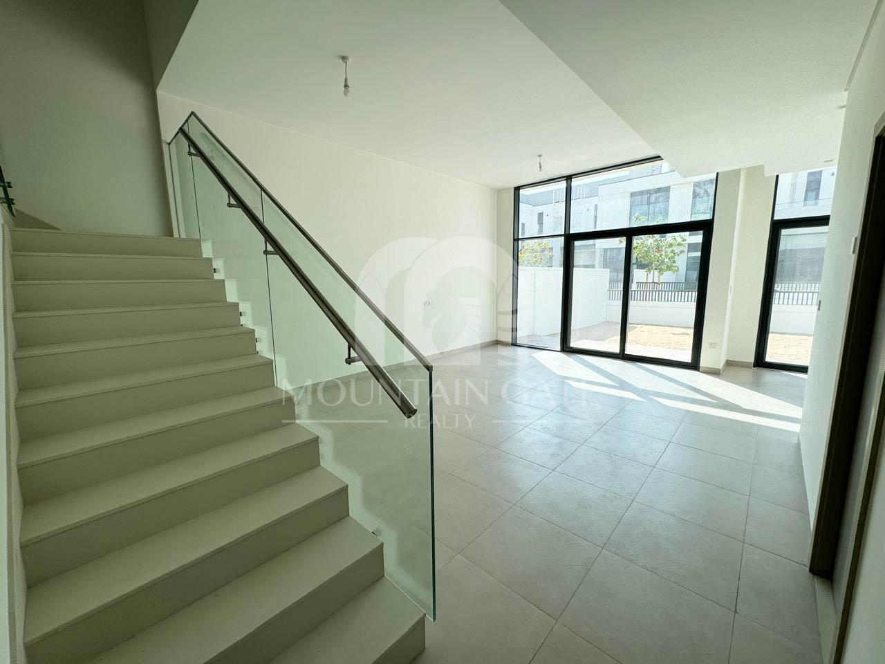 Park View, Corner Unit and Large Plot Landscaped 4BR Al Furjan Mountain Gate