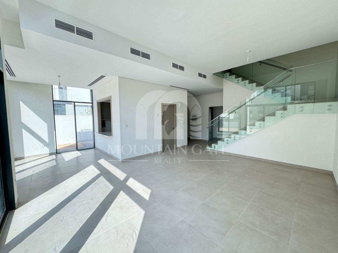 Park View, Corner Unit and Large Plot Landscaped 4BR Al Furjan Mountain Gate