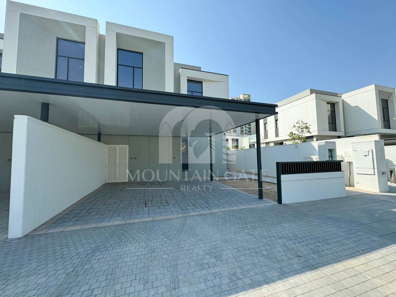 Park View, Corner Unit and Large Plot Landscaped 4BR Al Furjan Mountain Gate