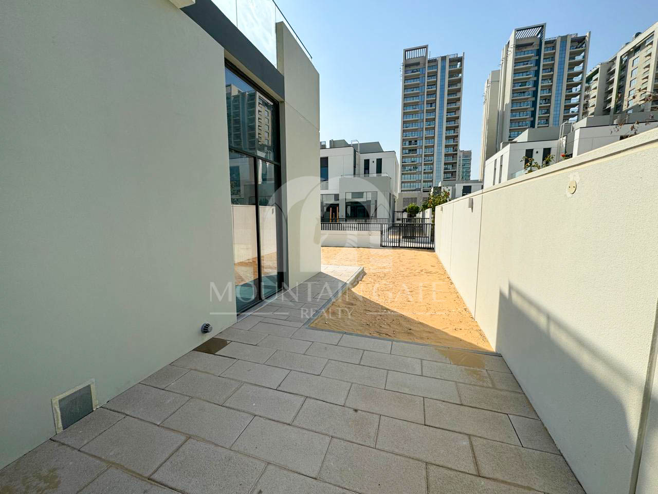 Park View, Corner Unit and Large Plot Landscaped 4BR Al Furjan Mountain Gate