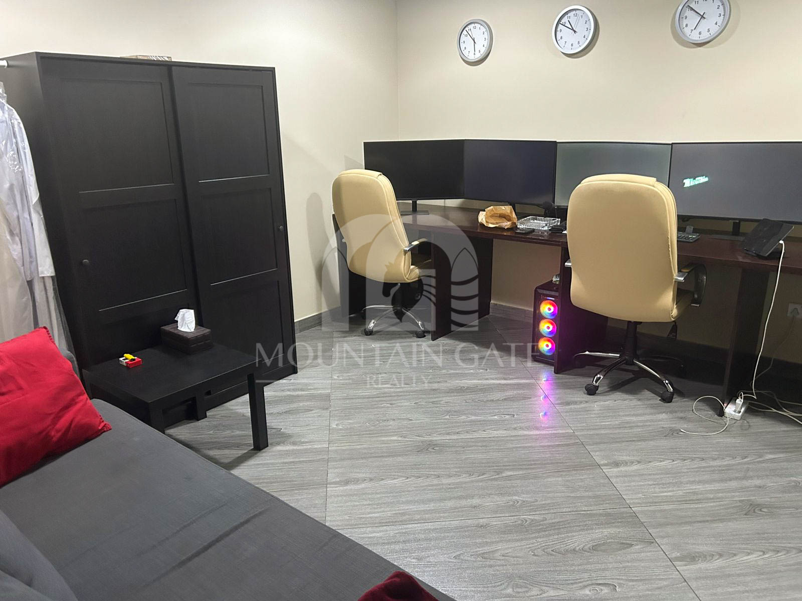 Fully fitted// prime location//close to metro// Dubai Investment Park (DIP) Mountain Gate