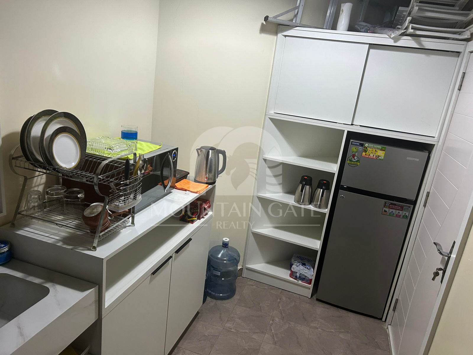 Fully fitted// prime location//close to metro// Dubai Investment Park (DIP) Mountain Gate