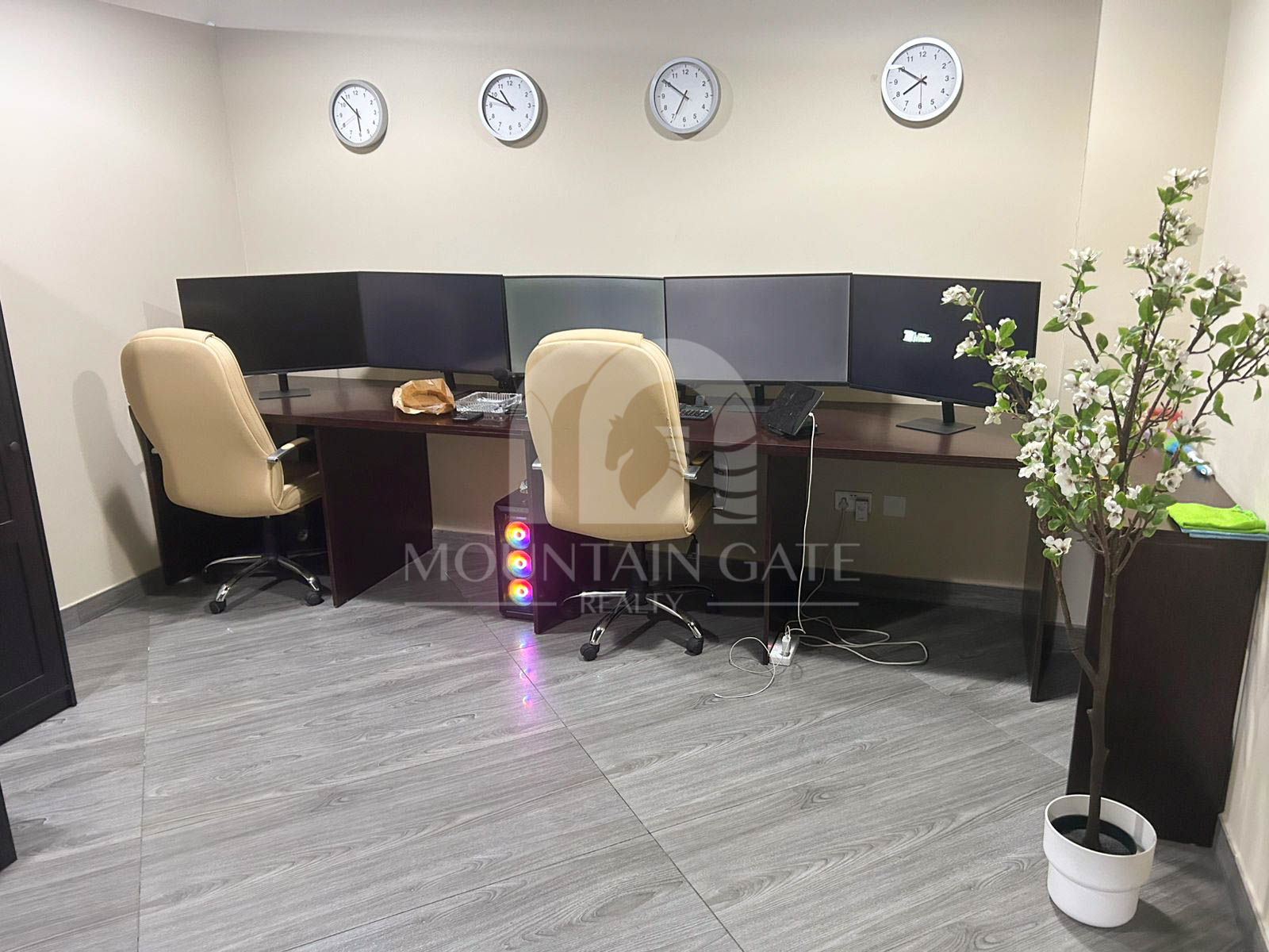Fully fitted// prime location//close to metro// Dubai Investment Park (DIP) Mountain Gate