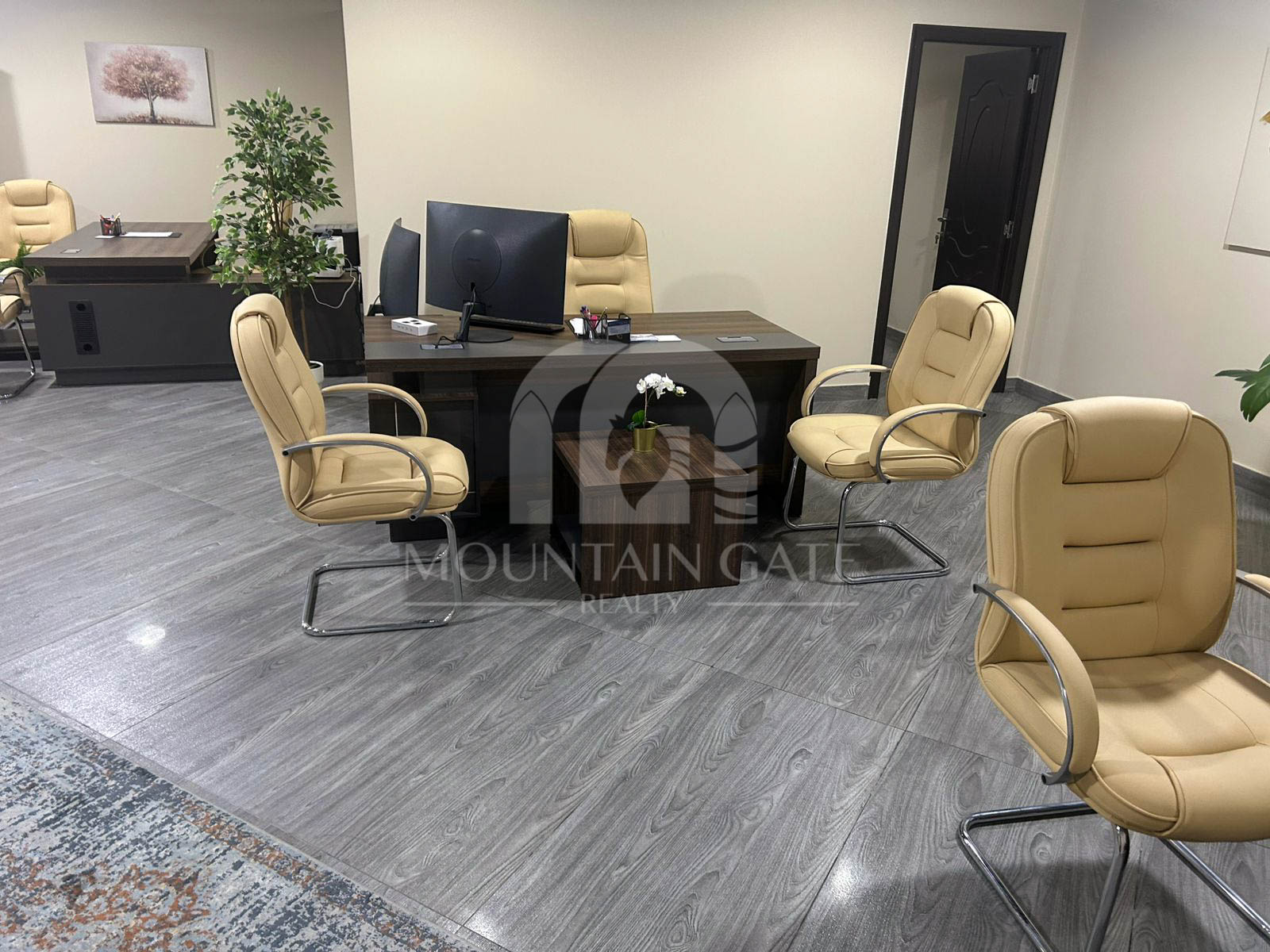 Fully fitted// prime location//close to metro// Dubai Investment Park (DIP) Mountain Gate