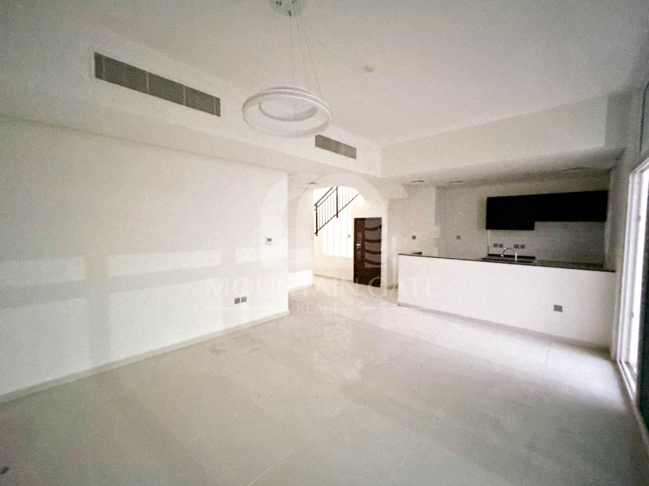 Vacant | Single Row | Community view | XU4BB 4BR Damac Hills 2 Mountain Gate