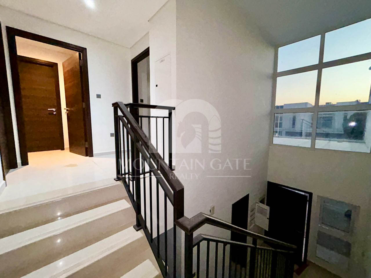 Vacant | Single Row | Community view | XU4BB 4BR Damac Hills 2 Mountain Gate