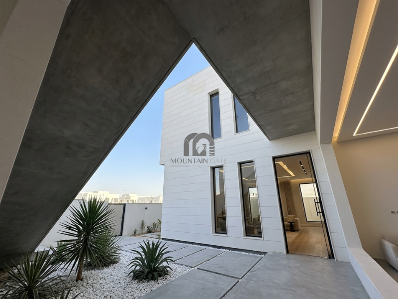 Shell Villa: Spacious, Modern & Ready to Finish 5BR Al Badie Mountain Gate