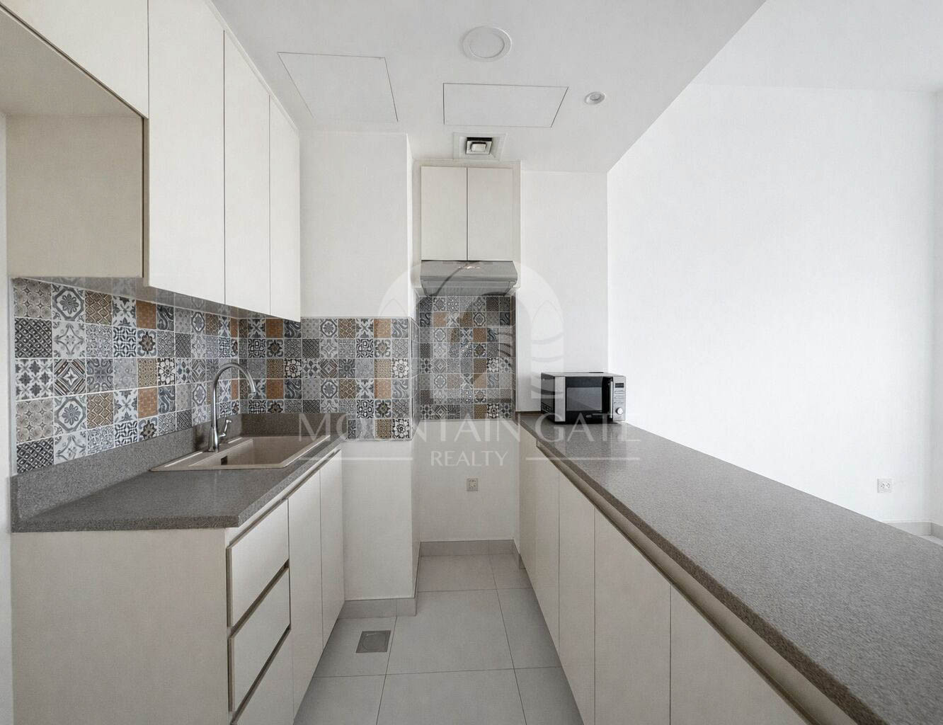 Mid floor / Best offer  / City View 1BR Motor City Mountain Gate