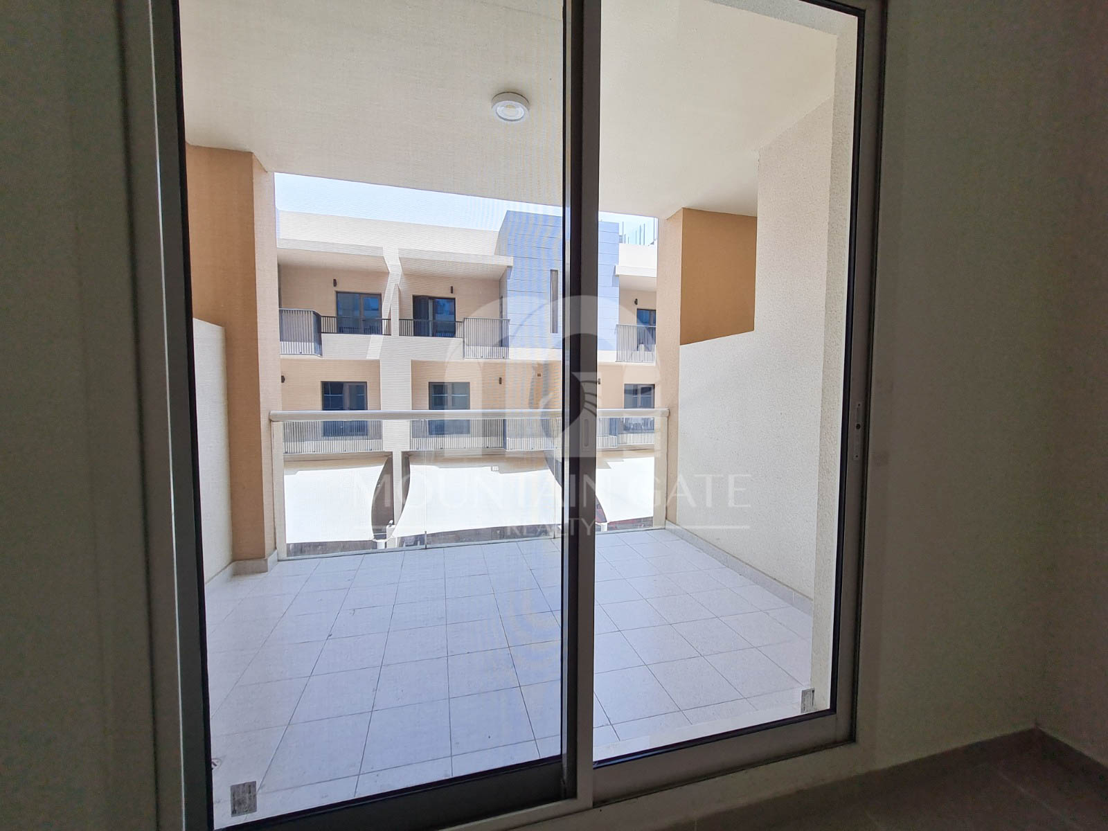 Vacant Hot Deal Large Layout Chiller Free Jumeirah Village Circle Mountain Gate
