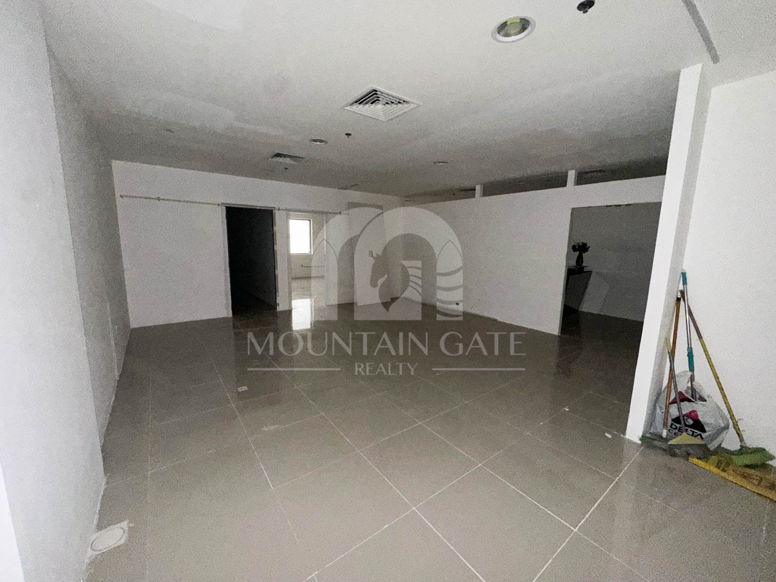 Fully Fitted | Spacious | Vacant Now Dubai Investment Park (DIP) Mountain Gate