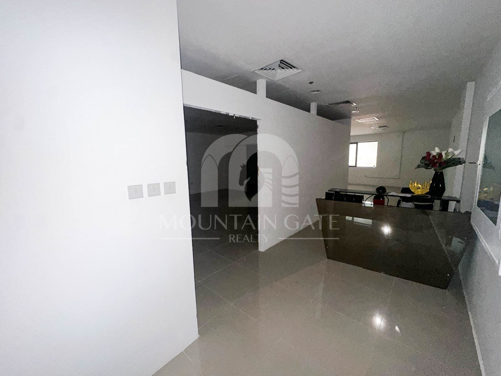 Fully Fitted | Spacious | Vacant Now Dubai Investment Park (DIP) Mountain Gate