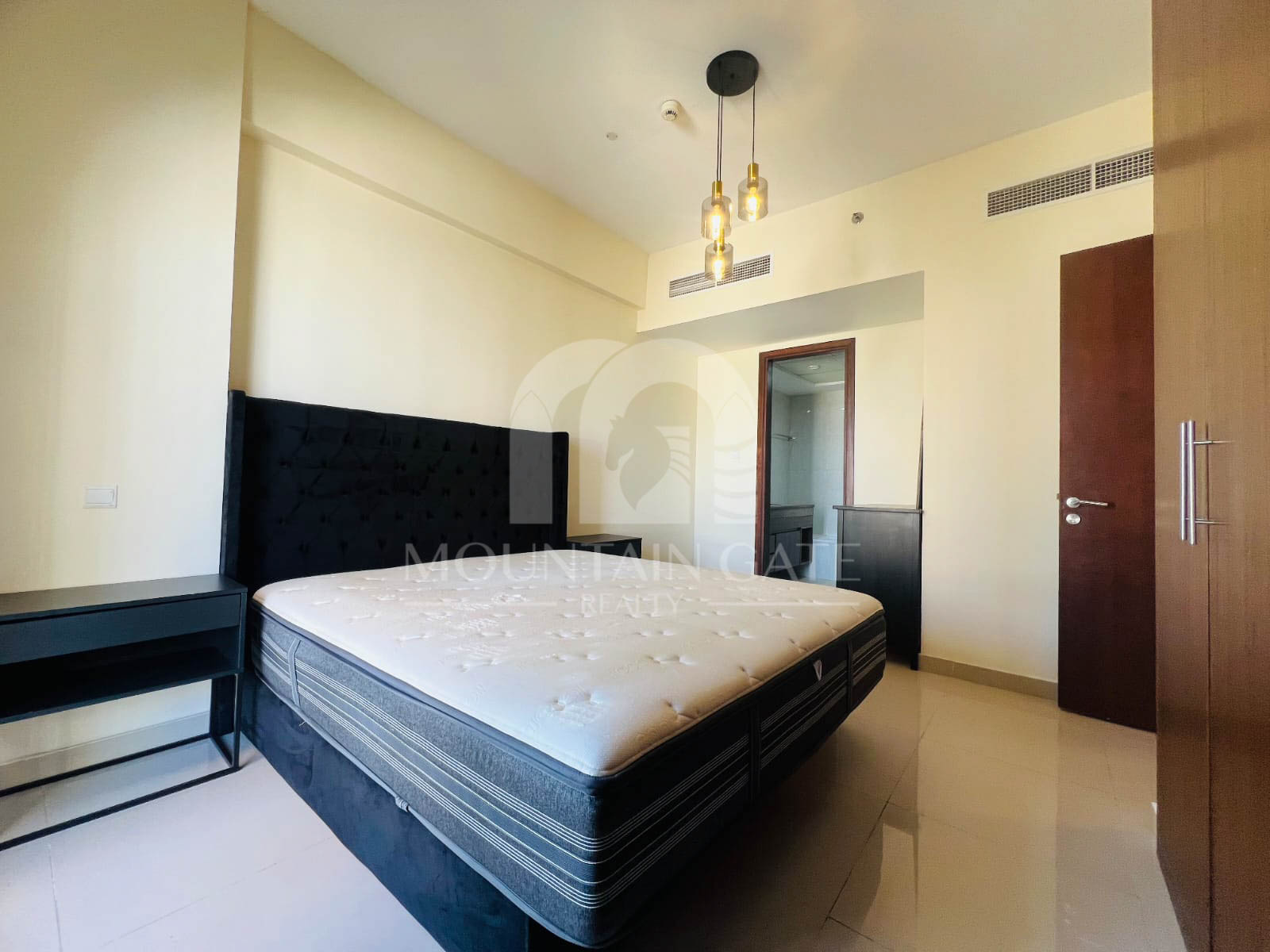 Chiller Free | Luxury Furnished Vacant 4 Cheques 1BR Jumeirah Village Circle Mountain Gate