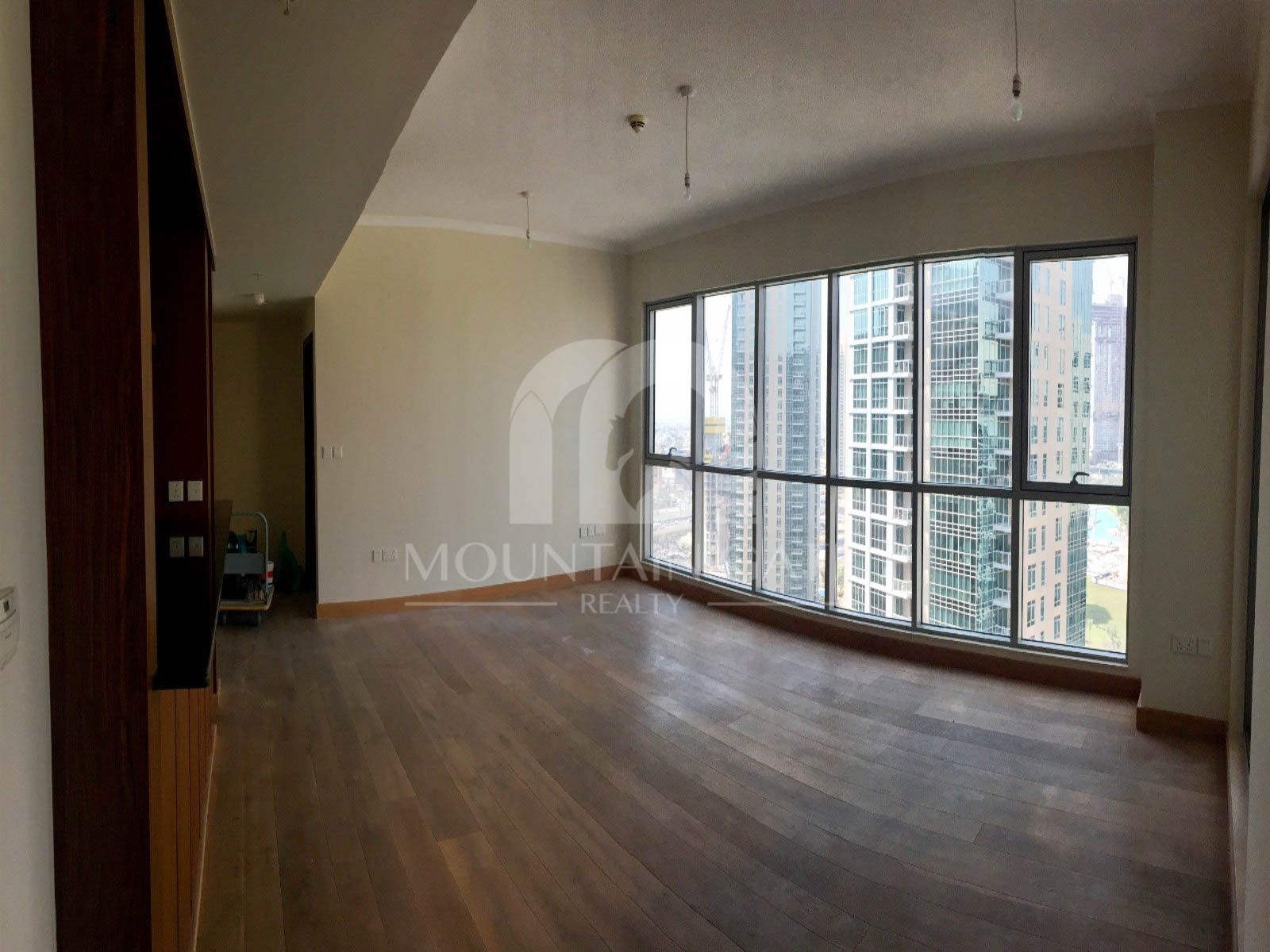 Vacant Full Burj View Spacious Layout High Floor 2BR Downtown Dubai Mountain Gate